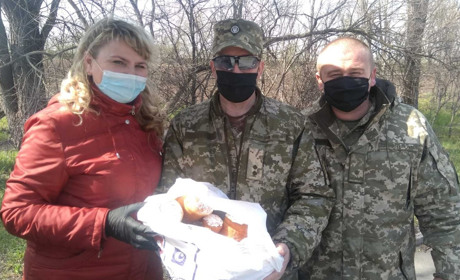 Миссия выполнима. «Наши Атланты» поздравили с Пасхой солдат на передовой