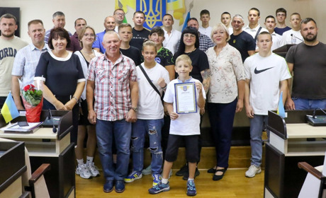 Нетішинські спортсмени, тренери та вчителі відзначені до Дня фізичної культури і спорту