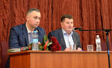 Анатолій Бешлей – голова Жмеринської районної ради: продовження 1-ї сесії