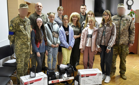 Генератор і бензопили для військових придбали юні жмеринчанки з мікрорайону «Сектор»
