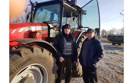 Володимир Лісовенко: "Працюємо на землі разом із братом. Ми самі собі й директори, і трактористи"