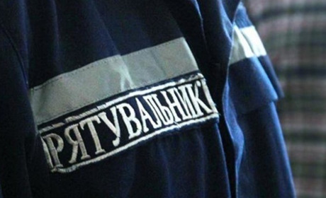 У Славуті 23-річна дівчина випала з 4-го поверху
