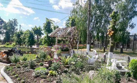 Казкове містечко з’явилося біля Будинку культури у селі Черняхів, що на Кагарличчині