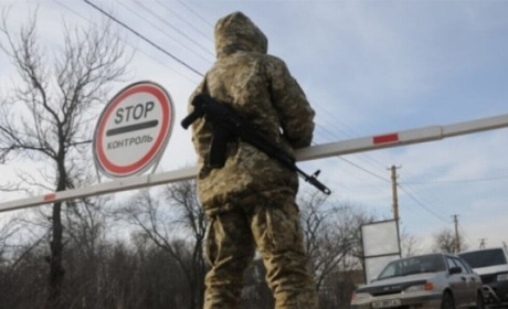 Поліцейські Буковини нагадують жителям краю, як слід поводити себе на блокпостах