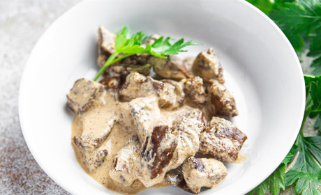 Рецепт дня: курячі шлуночки у сметані