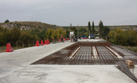 Сватівський міст наблизився до фінальної стадії ремонту: обіцяють, що він служитиме  100 років