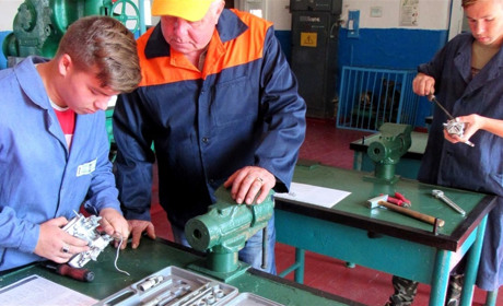 Попаснянський профліцей залізничного транспорту продовжує прийом учнів на 2020-2021 навчальний рік