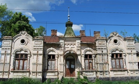 Як просуваються реставрація історичного музею і колишнього "роддому" (що там буде поки що не кажуть)