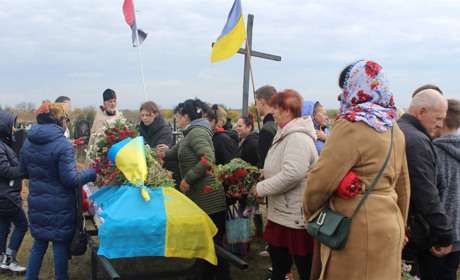 У селі Володимирівці попрощалися із захисником Ігорем Саітовим