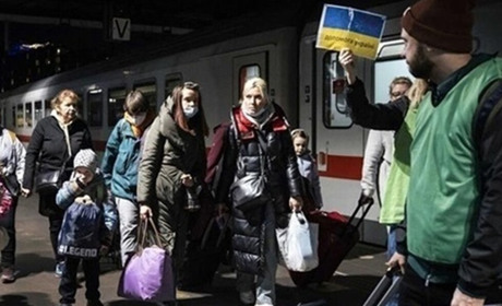 Більшість біженців з України готові одразу повернутися додому у разі завершення війни