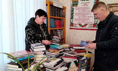 Ігор Гирич, Василь Зима та інші: у бібліотеці на Переяславщині додалося книг українських авторів