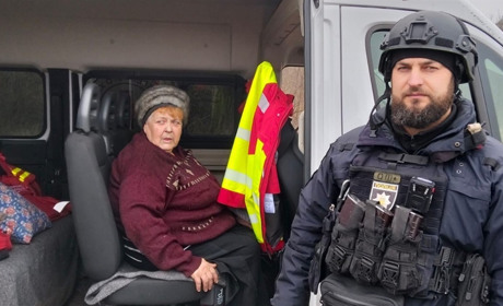 Поліція продовжує евакуацію мешканців Куп’янського району
