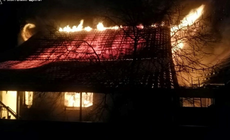 Рятувальники ліквідували пожежу в приватній оселі на Звягельщині
