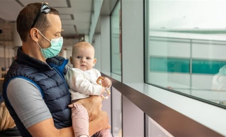 Чи потрібна нотаріальна згода батька дитини для виїзду за кордон у 2024 році — роз’яснення