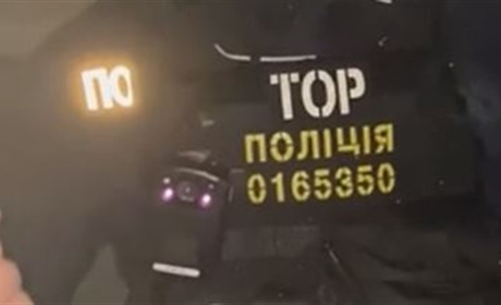 Поліцейський відмовився говорити українською
