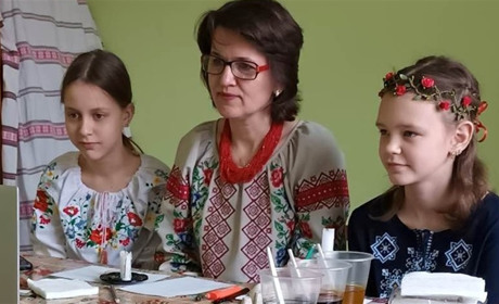 Старокостянтинівчанки здобули перемогу у Всеукраїнському конкурсі з писанкарства