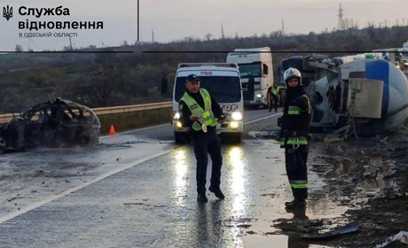 Смертельна аварія на трасі Одеса–Рені: зіткнулись вантажівка і легковик