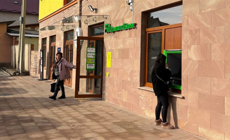 Чортківське відділення ПриватБанку переїхало в нове приміщення