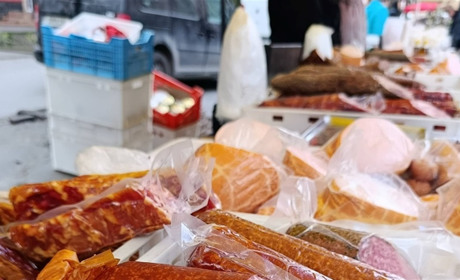 М'ясо, овочі, курчата: ціновий зріз звягельського ринку "Урожай" за 5 квітня