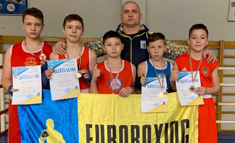 Перші серед 15 команд: новоградські спортсмени здобули перемогу на чемпіонаті з боксу