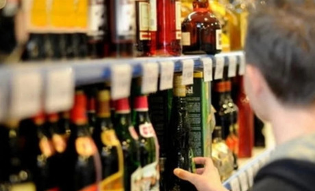 Попередження щодо продажу алкогольних та слабоалкогольних напоїв, тютюнових виробів неповнолітнім