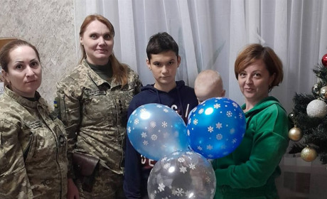 Измаильские пограничники поздравили деток своих побратимов с Днем святого Николая