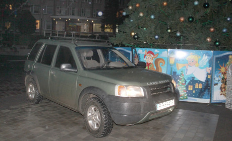 Святий Миколай із Городоччини привіз розвідникам Land Rover