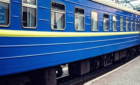 Через COVID-19 Укрзалізниця закриває посадку на потяги на станції  Славута