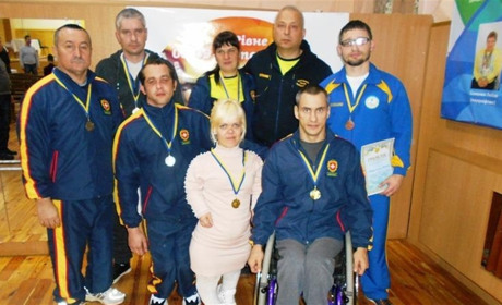 Сарненські спортсмени вибороли вісім нагород із пауерліфтингу