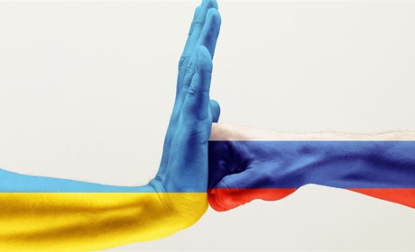 Отар Довженко: Чому в медіа немає і не має бути «всієї правди» про війну