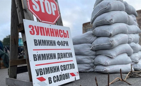 На блок-посту у Вараському районі правоохоронці задокументували хабар від водія з Волині