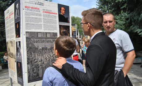 Оригінальна виставка та співпраця з нацменшиною. Городок відвідав Міністр іноземних справ Польщі