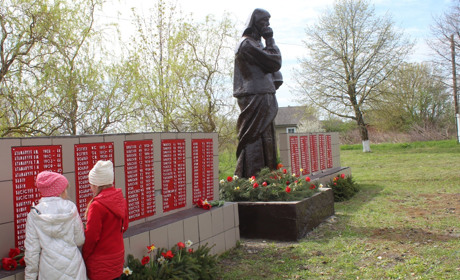 Тих днів із пам’яті не стерти. Городоччани вшановують воїнів Другої світової війни