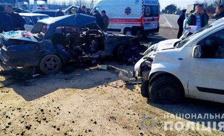 ДТП у Дубівцях: зіткнулись два автомобілі, постраждала 13-річна дитина та її мама