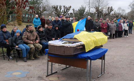 Загинув на Покровському напрямку: Шосткинщина попрощалася зі своїм Героєм