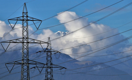 У Сватівському районі триває плановий ремонт ліній електромереж: де не буде світла 13 травня