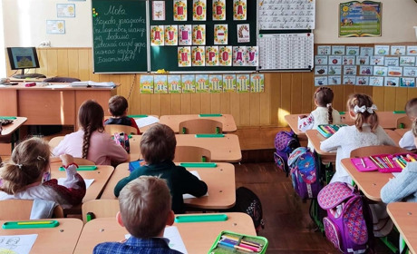 Через відмову вакциновуватися від роботи відсторонили 114 працівників закладів освіти Червонограда