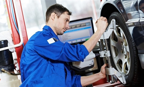 Свіжі вакансії для жителів Жовтих Вод: прибиральниця, автослюсар на СТО, водій-охоронник