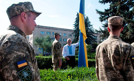 Як на площі Героїв Євромайдану Чорткова урочисто підняли Державний Прапор України (+ фото)