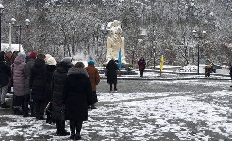 У Кременці вшанували Героїв України до Дня Гідності і Свободи