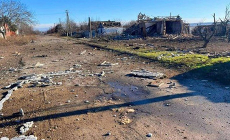 Поліція розслідує розстріл цивільного авто у селищі Веселому Новокаховської громади