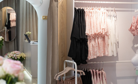 Білизна, одяг для сну й косметика: що пропонує новий простір Ami в Сарнах