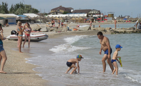 Фейк о том, что из-за военных учений в Бердянске закроют пляжи, напугал отдыхающих 