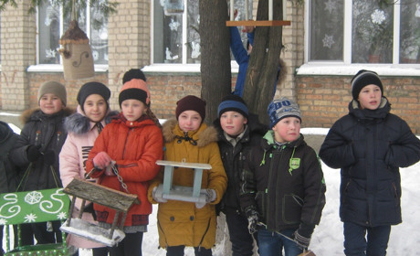 Поради від школярів Петропавлівщини: як допомогти перезимувати птахам узимку