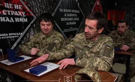 Понад рік без ротації: нагородили бійців 30-ї бригади, які тримали Краматорський напрямок