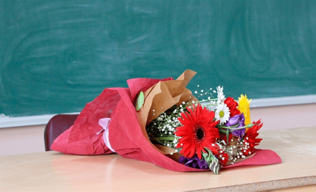 Вместо цветов школа Мелитополя поможет своему выпускнику