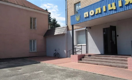 Куди зник пам’ятник загиблим поліцейським, який знаходився біля Ніжинського відділу поліції