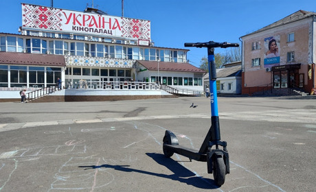 Як журналістка тестувала електросамокати у Первомайську