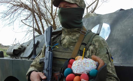 Для звягельських військових проводиться збір смаколиків до Великодня: як долучитися