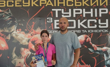 Юна славутчанка стала срібною призеркою Всеукраїнського турніру з боксу